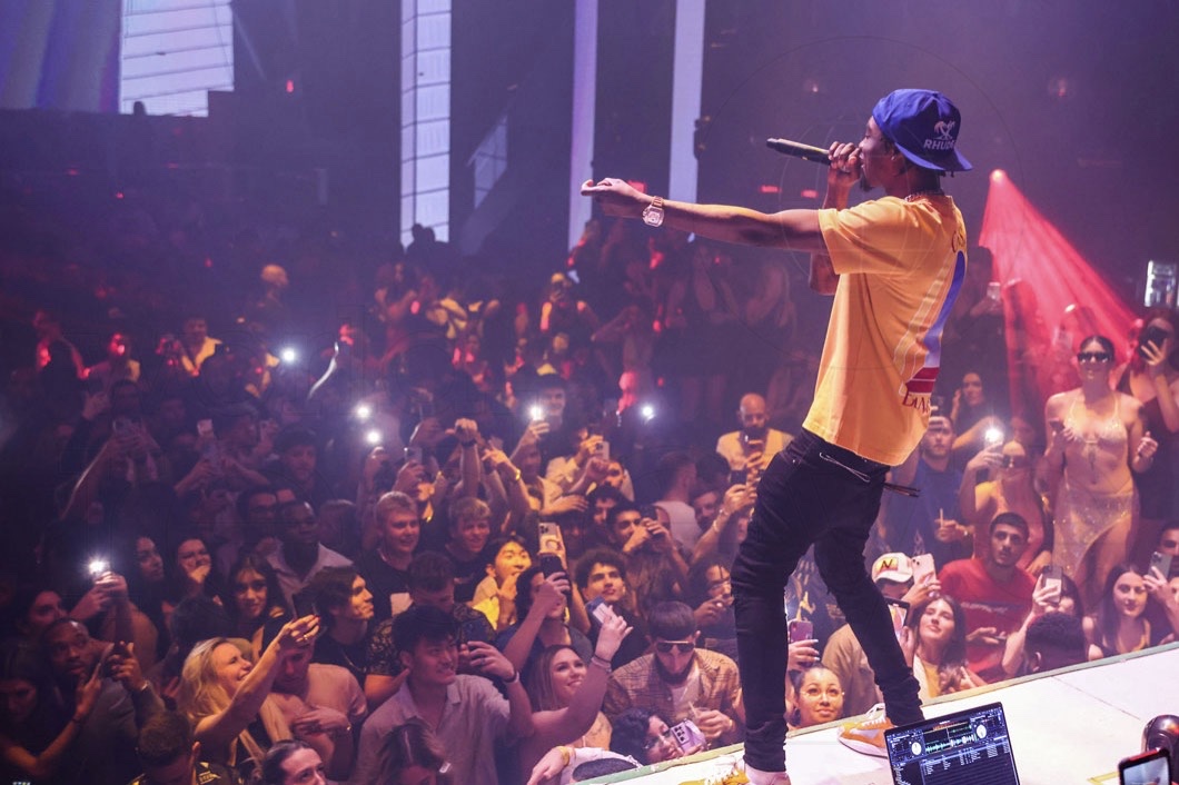 Lil Tjay Performing